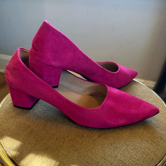 EUC No Brand Fuchsia Suede Pointy-Toe Pumps - 2” heel - Picture 3 of 7